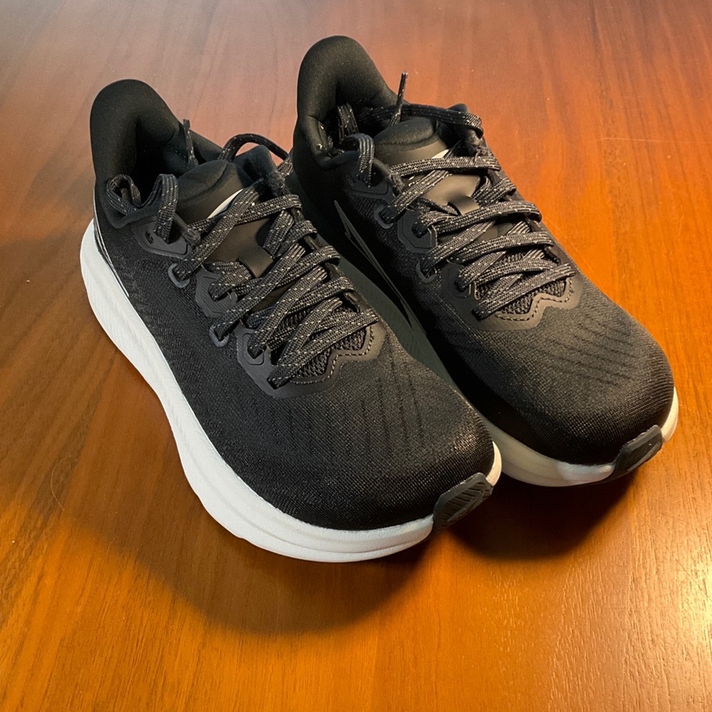 Experience Form running shoes